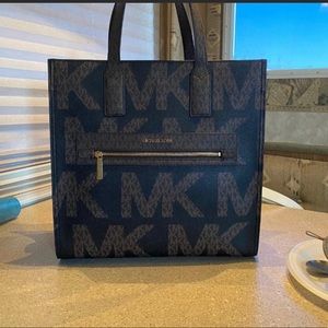 Micheal Kors kenly Large tote handbag